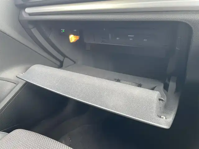 アウディ Ａ３ SB 30TFSI スポーツ 富山県 2020(令2)年 2.8万km 白 メーカーナビ／/フルセグＴＶ／/Ｂｌｕｅｔｏｏｔｈ／/ＤＶＤ再生／/スマートキー／/クルーズコントロール／/プッシュスタートエンジン／/コーナーセンサー／/パドルシフト／/ハーフレザー／/ビルトインＥＴＣ／/保証書//スマートキー