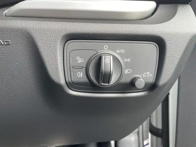 アウディ Ａ３ SB 30TFSI スポーツ 富山県 2020(令2)年 2.8万km 白 メーカーナビ／/フルセグＴＶ／/Ｂｌｕｅｔｏｏｔｈ／/ＤＶＤ再生／/スマートキー／/クルーズコントロール／/プッシュスタートエンジン／/コーナーセンサー／/パドルシフト／/ハーフレザー／/ビルトインＥＴＣ／/保証書//スマートキー