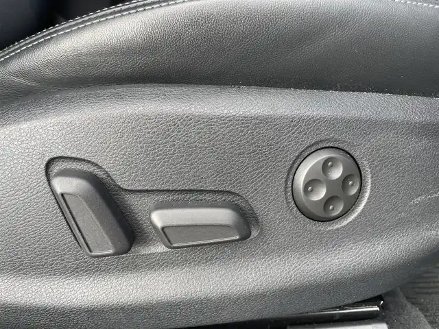 アウディ Ａ３ SB 30TFSI スポーツ 富山県 2020(令2)年 2.8万km 白 メーカーナビ／/フルセグＴＶ／/Ｂｌｕｅｔｏｏｔｈ／/ＤＶＤ再生／/スマートキー／/クルーズコントロール／/プッシュスタートエンジン／/コーナーセンサー／/パドルシフト／/ハーフレザー／/ビルトインＥＴＣ／/保証書//スマートキー
