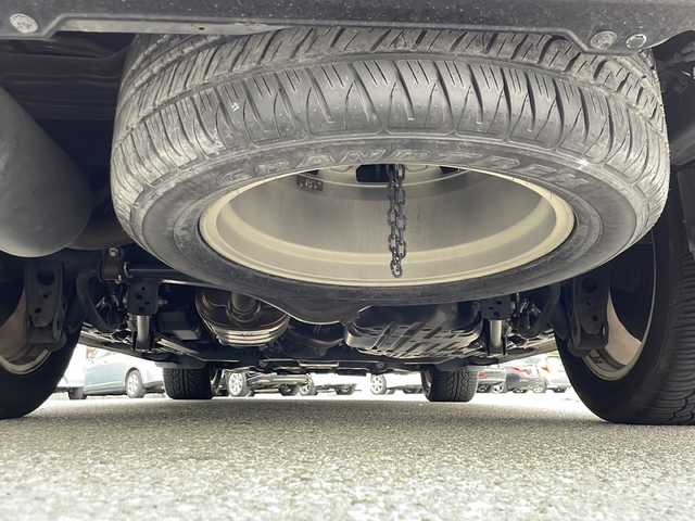 トヨタ ランドクルーザー ZX 兵庫県 2015(平27)年 4.9万km ブラック ワンオーナー/保証書・取説・有/純正SDナビ・フルセグ・BT・CD・DVD・FM・AM/ETC2.0/バックカメラ/全周囲カメラ/追尾機能付きクルーズコントロール/車線逸脱防止支援システム/衝突被害軽減ブレーキ/クリアランスソナー/ターンアシスト/エアサス/クロールコントロール/マルチテレインセレクト/ヒルクライムアシスト/シートヒーター・シートクーラー/サンルーフ/社外レーダー/プッシュスタート/スマートキー×2/イモビライザー/純正フロアマット