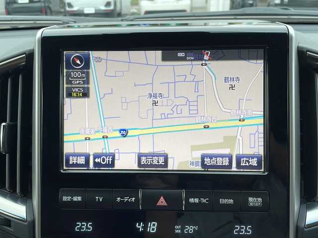 トヨタ ランドクルーザー ZX 兵庫県 2015(平27)年 4.9万km ブラック ワンオーナー/保証書・取説・有/純正SDナビ・フルセグ・BT・CD・DVD・FM・AM/ETC2.0/バックカメラ/全周囲カメラ/追尾機能付きクルーズコントロール/車線逸脱防止支援システム/衝突被害軽減ブレーキ/クリアランスソナー/ターンアシスト/エアサス/クロールコントロール/マルチテレインセレクト/ヒルクライムアシスト/シートヒーター・シートクーラー/サンルーフ/社外レーダー/プッシュスタート/スマートキー×2/イモビライザー/純正フロアマット