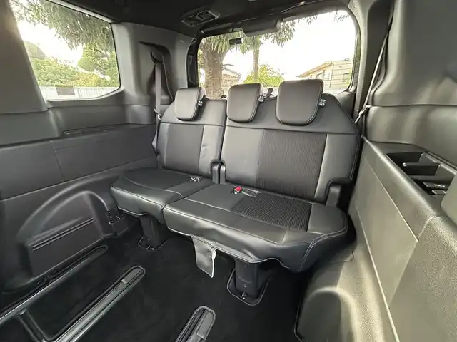 ホンダ ステップワゴン スパーダ eHEV 東京都 2024(令6)年 0.9万km クリスタルブラックパール ワンオーナー/純正9インチナビ/フルセグTV/Bluetoothオーディオ/DVD再生/バックカメラ/ビルトインETC/ナビ連動ドライブレコーダー/(DRH-229ND)/両側パワースライドドア/パワーバックドア/ハーフレザーシート/Honda SENSING