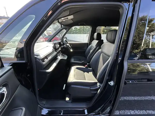 ホンダ ステップワゴン スパーダ eHEV 東京都 2024(令6)年 0.9万km クリスタルブラックパール ワンオーナー/純正9インチナビ/フルセグTV/Bluetoothオーディオ/DVD再生/バックカメラ/ビルトインETC/ナビ連動ドライブレコーダー/(DRH-229ND)/両側パワースライドドア/パワーバックドア/ハーフレザーシート/Honda SENSING