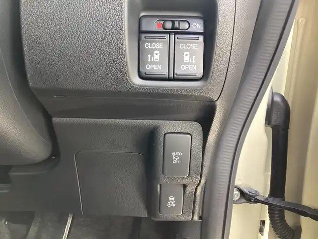 ホンダ Ｎ ＢＯＸ G SSパッケージ 京都府 2016(平28)年 2万km プレミアムアイボリーP 純正ナビ（ＶＸＭ－１６４ＣＳｉ）/　ＣＤ　ＢＴ　ＳＤ　ワンセグＴＶ/バックカメラ/前後ドライブレコーダー/ビルトインＥＴＣ/両側ＰＷスライドドア/前席シートヒーター/オートリトラミラー/ＨＩＤヘッドライト/オートライト/シートバックテーブル×２/前後アームレスト/リアサンシェード/アイドリングストップ/横滑り防止装置/スマートキー×２/新車保証書/取扱説明書