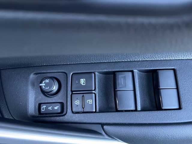 トヨタ カローラ クロス ハイブリッド S 福島県 2022(令4)年 3.8万km セメントグレーメタリック ワンオーナー　純正ディスプレイオーディオ　ナビ　バックカメラ　ビルトインＥＴＣ　プリクラッシュセーフティー　レーダークルーズコントロール　純正アルミホイール　ルーフレール　クリアランスソナー