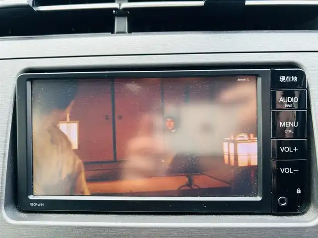 トヨタ プリウス G 岡山県 2015(平27)年 10万km ブラック (株)IDOMが運営する【じしゃロン岡山店】の自社ローン専用車両になります。こちらは現金またはオートローンご利用時の価格です。自社ローンご希望の方は別途その旨お申付け下さい/プッシュスタート/スペアキー1本/純正7インチナビ/バックカメラ/Bluetooth/AM/FM/CD/DVD/電格シート(運転席)/ハーフレザーシート