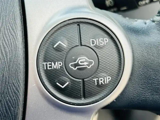 トヨタ プリウス G 岡山県 2015(平27)年 10万km ブラック (株)IDOMが運営する【じしゃロン岡山店】の自社ローン専用車両になります。こちらは現金またはオートローンご利用時の価格です。自社ローンご希望の方は別途その旨お申付け下さい/プッシュスタート/スペアキー1本/純正7インチナビ/バックカメラ/Bluetooth/AM/FM/CD/DVD/電格シート(運転席)/ハーフレザーシート