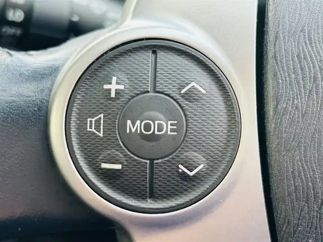 トヨタ プリウス G 岡山県 2015(平27)年 10万km ブラック (株)IDOMが運営する【じしゃロン岡山店】の自社ローン専用車両になります。こちらは現金またはオートローンご利用時の価格です。自社ローンご希望の方は別途その旨お申付け下さい/プッシュスタート/スペアキー1本/純正7インチナビ/バックカメラ/Bluetooth/AM/FM/CD/DVD/電格シート(運転席)/ハーフレザーシート