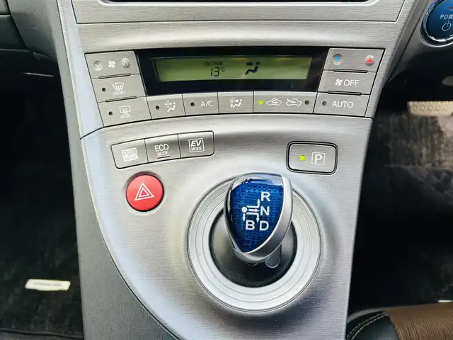 トヨタ プリウス G 岡山県 2015(平27)年 10万km ブラック (株)IDOMが運営する【じしゃロン岡山店】の自社ローン専用車両になります。こちらは現金またはオートローンご利用時の価格です。自社ローンご希望の方は別途その旨お申付け下さい/プッシュスタート/スペアキー1本/純正7インチナビ/バックカメラ/Bluetooth/AM/FM/CD/DVD/電格シート(運転席)/ハーフレザーシート