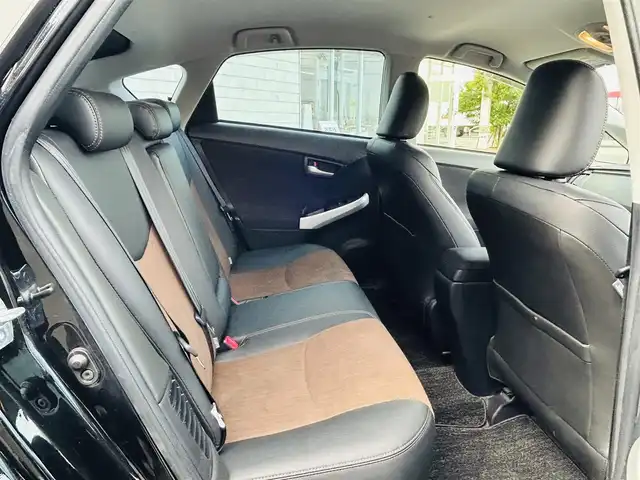 トヨタ プリウス G 岡山県 2015(平27)年 10万km ブラック (株)IDOMが運営する【じしゃロン岡山店】の自社ローン専用車両になります。こちらは現金またはオートローンご利用時の価格です。自社ローンご希望の方は別途その旨お申付け下さい/プッシュスタート/スペアキー1本/純正7インチナビ/バックカメラ/Bluetooth/AM/FM/CD/DVD/電格シート(運転席)/ハーフレザーシート