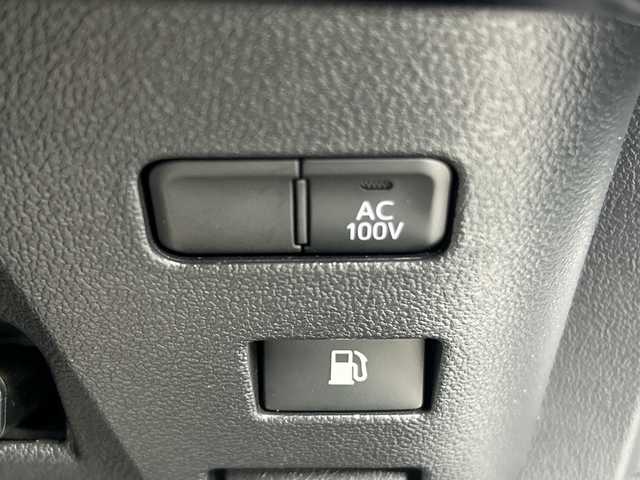 トヨタ プリウス S 大阪府 2022(令4)年 3.2万km プラチナホワイトパールマイカ 社外ナビ(BT/CD)/バックカメラ/レーダークルーズコントロール/レーンキープアシスト/コーナーセンサー/衝突被害軽減システム/横滑り防止装置/盗難防止装置/ETC/LEDヘッドライト/オートライト/オートマチックハイビーム/社外フロアマット/純正アルミホイール