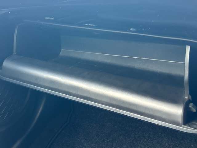 トヨタ プリウス S 大阪府 2022(令4)年 3.2万km プラチナホワイトパールマイカ 社外ナビ(BT/CD)/バックカメラ/レーダークルーズコントロール/レーンキープアシスト/コーナーセンサー/衝突被害軽減システム/横滑り防止装置/盗難防止装置/ETC/LEDヘッドライト/オートライト/オートマチックハイビーム/社外フロアマット/純正アルミホイール