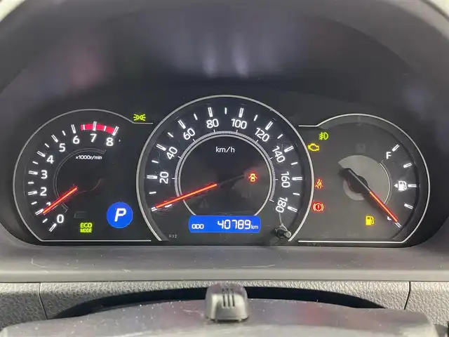 トヨタ ノア Si 埼玉県 2017(平29)年 4.1万km ブラック ワンオーナー/純正SDナビ(NSZT-Y66T)/ 【フルセグTV/CD/DVD/Bluetooth/USB】/バックカメラ/フリップダウンモニター/トヨタセーフティセンス/・プリクラッシュセーフティ/・オートマチックハイビーム/・レーンディパーチャーアラート/クルーズコントロール/両側電動スライドドア/ETC2.0/LEDヘッドライト/アイドリングストップ機能/横滑り防止装置/プッシュスタート/純正フロアマット/スマートキー×2本/保証書、取扱説明書付属
