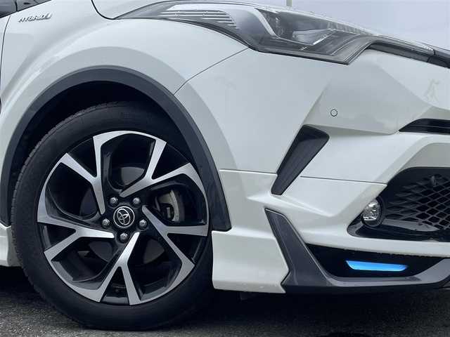 トヨタ Ｃ－ＨＲ G 佐賀県 2018(平30)年 9.6万km ホワイトパールクリスタルシャイン 社外SDナビ(フルセグTV/CD/DVD/BT)/モデリスタエアロ(F/S/R)/バックモニター/トヨタセーフティー/クリアランスソナー/シートヒーター/ミラーヒーター/BSM/ETC/オートホールド/純正フロアマット/純正18インチアルミホイール/純正LEDヘッドライト