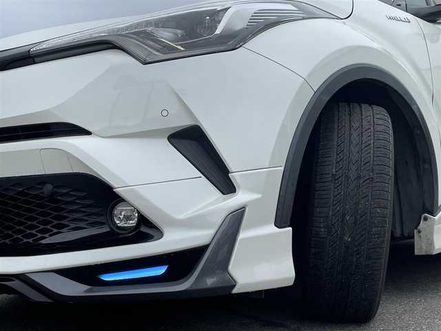 トヨタ Ｃ－ＨＲ G 佐賀県 2018(平30)年 9.6万km ホワイトパールクリスタルシャイン 社外SDナビ(フルセグTV/CD/DVD/BT)/モデリスタエアロ(F/S/R)/バックモニター/トヨタセーフティー/クリアランスソナー/シートヒーター/ミラーヒーター/BSM/ETC/オートホールド/純正フロアマット/純正18インチアルミホイール/純正LEDヘッドライト