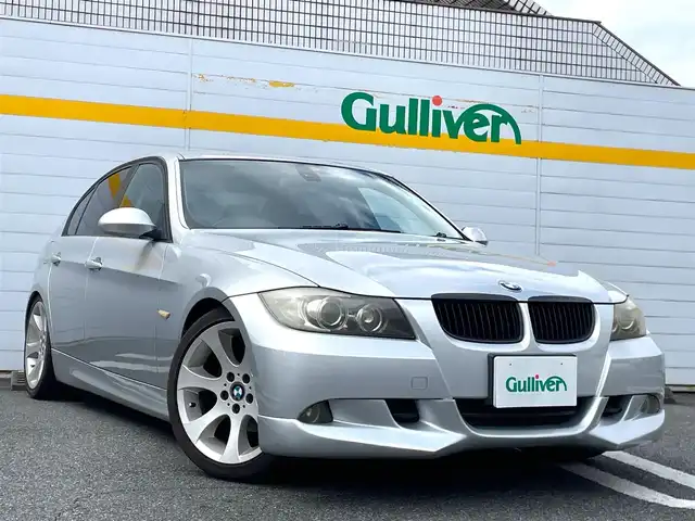 ＢＭＷ ３２０ｉ 埼玉県 2007(平19)年 9.5万km チタンシルバーM /6速MT//REMUSマフラー//ダウンサス//純正CDオーディオ//前2席パワーシート//ETC//キーレス//キセノン//W.サイド.カーテンエアバッグ//ABS//革巻きステアリング//オートライト//スモークフィルム//18インチAW//新車時保証書//取扱説明書//スペアキー