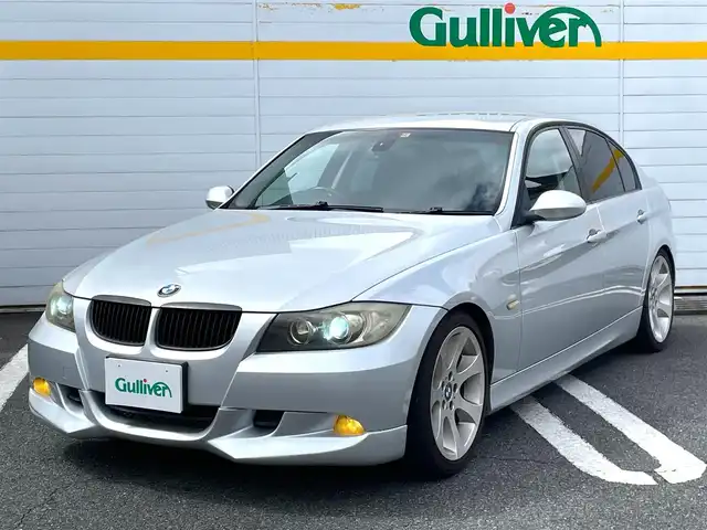 ＢＭＷ ３２０ｉ 埼玉県 2007(平19)年 9.5万km チタンシルバーM /6速MT//REMUSマフラー//ダウンサス//純正CDオーディオ//前2席パワーシート//ETC//キーレス//キセノン//W.サイド.カーテンエアバッグ//ABS//革巻きステアリング//オートライト//スモークフィルム//18インチAW//新車時保証書//取扱説明書//スペアキー