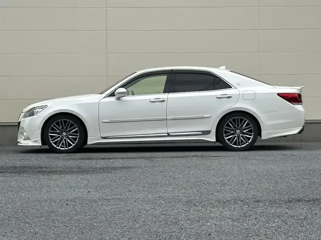トヨタ クラウン アスリート G 茨城県 2013(平25)年 14.1万km ホワイトパールクリスタルシャイン TOM’Sステアリング/ステアリングスイッチ/TV走行中視聴可/リアサンシェード/パドルシフト/シートメモリー/保証書付/スペアキー/シートエアコン/クルーズコントロール/ビルトインETC/Bluetooth接続可/バックカメラ/MTモード付AT/プッシュスタート
