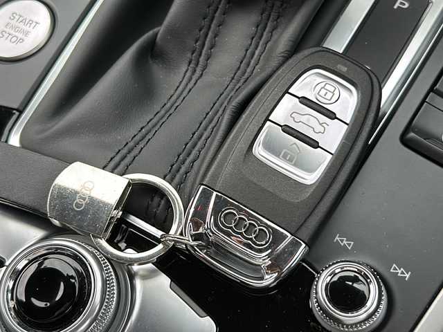 アウディ Ａ５ SB 2．0 TFSI クワトロ 福島県 2013(平25)年 2.9万km シルバー 純正メーカーナビ　バックＣ　フルセグ　ＧＰＳレーダー　Ｂｌｕｅｔｏｏｔｈ　電動黒革シートヒーター　パドルシフト　積込サマータイヤ付純正ＡＷ　ビルドインＥＴＣ　電動パーキングブレーキ　スマートキー