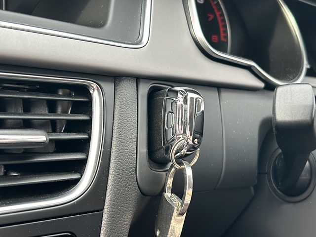 アウディ Ａ５ SB 2．0 TFSI クワトロ 福島県 2013(平25)年 2.9万km シルバー 純正メーカーナビ　バックＣ　フルセグ　ＧＰＳレーダー　Ｂｌｕｅｔｏｏｔｈ　電動黒革シートヒーター　パドルシフト　積込サマータイヤ付純正ＡＷ　ビルドインＥＴＣ　電動パーキングブレーキ　スマートキー