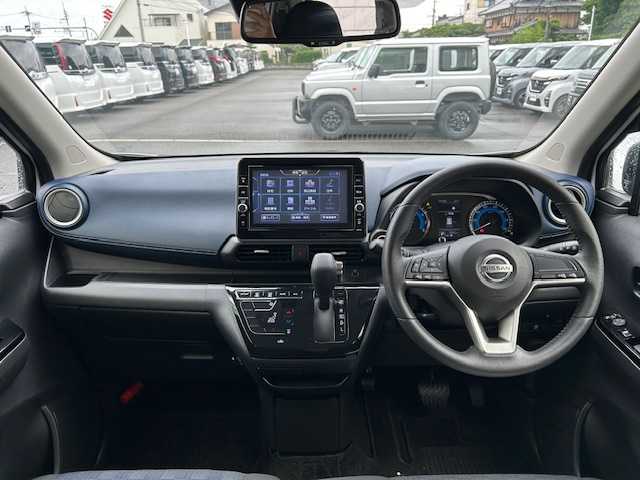 日産 デイズ ハイウェイスターX 大阪府 2022(令4)年 0.4万km ホワイトパール 純正９インチナビ　/フルセグ　/Ｂｌｕｅｔｏｏｔｈ　/全方位カメラ　/ドライブレコーダー　/ＬＥＤヘッドライト　/オートハイビーム　/前後コーナーセンサー　/フロアーマット　/サイドバイザー　/スマートキー