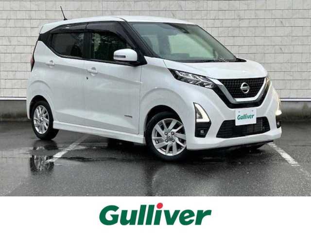 日産 デイズ ハイウェイスターX 大阪府 2022(令4)年 0.4万km ホワイトパール 純正９インチナビ　/フルセグ　/Ｂｌｕｅｔｏｏｔｈ　/全方位カメラ　/ドライブレコーダー　/ＬＥＤヘッドライト　/オートハイビーム　/前後コーナーセンサー　/フロアーマット　/サイドバイザー　/スマートキー