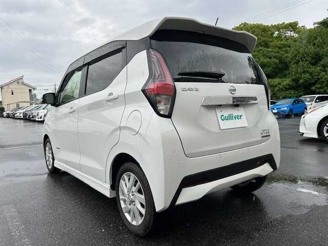 日産 デイズ ハイウェイスターX 大阪府 2022(令4)年 0.4万km ホワイトパール 純正９インチナビ　/フルセグ　/Ｂｌｕｅｔｏｏｔｈ　/全方位カメラ　/ドライブレコーダー　/ＬＥＤヘッドライト　/オートハイビーム　/前後コーナーセンサー　/フロアーマット　/サイドバイザー　/スマートキー