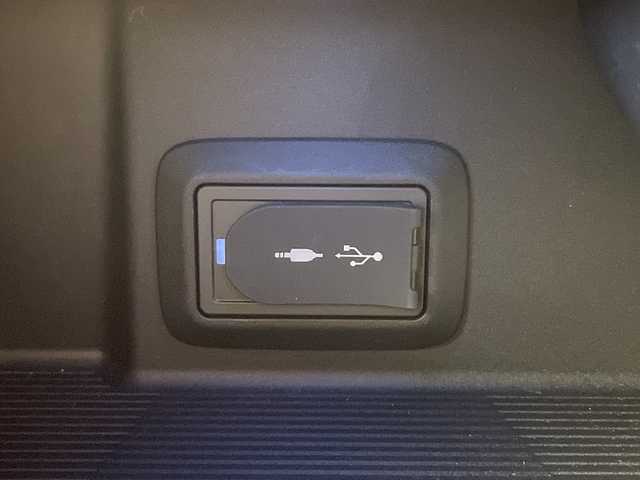 トヨタ ハリアー Z レザーパッケージ 道央・札幌 2021(令3)年 3.9万km ホワイトパールクリスタルシャイン ・４WD /トヨタセーフティセンス/・プリクラッシュセーフティ/・レーダークルーズコントロール/・純正１２.3インチディスプレイ/・JBLサウンドシステム/・Miracast/Bluetooth/フルセグ/・バックカメラ /・パワーバックドア /・ブラインドスポットモニター/・レザーシート/D.N席シートヒーター/・D.N席ベンチレーション/・D.N席パワーシート/・LEDライト/オートハイビーム/・ミラーヒーター/ステアリングヒーター/・デジタルインナーミラー/・ビルトインETC/・スマートキー