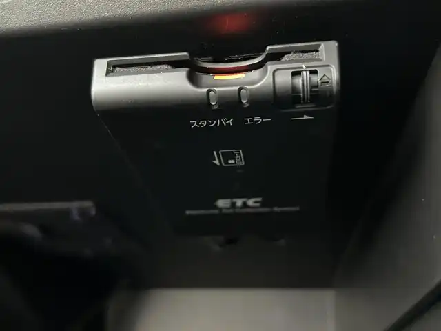 日産 ノート e－パワー メダリスト 新潟県 2017(平29)年 6.2万km ブリリアントホワイトパール 純正ナビ【ワンセグTV/FM・AM/BT】/衝突軽減/バックカメラ/ドライブレコーダー/ETC/LEDヘッドライト/オートライト/横滑り防止/革巻きステアリング/ステアリングスイッチ/プッシュスタート/スマートキー/純正アルミホイール/純正フロアマット