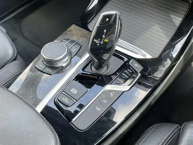 ＢＭＷ Ｘ３ xDrive20d Mスポーツ 愛知県 2019(令1)年 6.3万km アルピンホワイトⅢ 黒革シート/純正メモリーナビ・地デジTV/全方位カメラ/ワイヤレス充電/レーダークルーズコントロール/衝突軽減ブレーキ/LKA/BSM/コーナーセンサー/純正19インチアルミホイール/LEDライト/LEDフォグ/パワーバックドア/ルーフレール/前席パワーシート/全席シートヒーター/純正CD/DVD/MSV/USB/BT/ビルトインETC/プッシュスタート/スマートキー/整備記録/保証書/取扱説明書