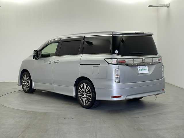 日産 エルグランド 250ハイウェイスター 栃木県 2014(平26)年 5.6万km ブリリアントシルバー 純正ナビ/(CD/DVD/BT/TV/AM/FM/USB)/後席モニター/両側パワースライドドア/オートエアコン/オートライト/ＬＥＤヘッドライト/電動格納ミラー/フォグライト/バックカメラ/ＥＴＣ/純正フロアマット/ＵＳＢ端子/純正サイドバイザー/スマートキー/ステアリングスイッチ/プッシュスタート