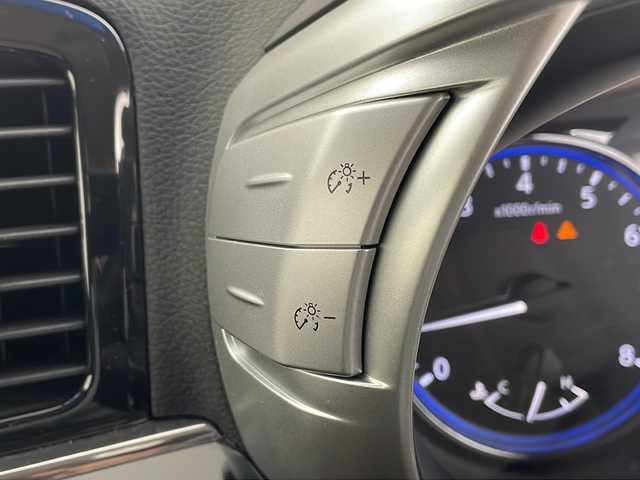 日産 エルグランド 250ハイウェイスター 栃木県 2014(平26)年 5.6万km ブリリアントシルバー 純正ナビ/(CD/DVD/BT/TV/AM/FM/USB)/後席モニター/両側パワースライドドア/オートエアコン/オートライト/ＬＥＤヘッドライト/電動格納ミラー/フォグライト/バックカメラ/ＥＴＣ/純正フロアマット/ＵＳＢ端子/純正サイドバイザー/スマートキー/ステアリングスイッチ/プッシュスタート