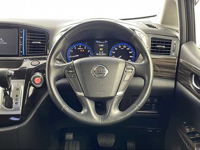 日産 エルグランド 250ハイウェイスター 栃木県 2014(平26)年 5.6万km ブリリアントシルバー 純正ナビ/(CD/DVD/BT/TV/AM/FM/USB)/後席モニター/両側パワースライドドア/オートエアコン/オートライト/ＬＥＤヘッドライト/電動格納ミラー/フォグライト/バックカメラ/ＥＴＣ/純正フロアマット/ＵＳＢ端子/純正サイドバイザー/スマートキー/ステアリングスイッチ/プッシュスタート