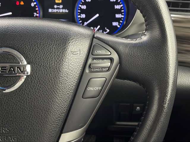 日産 エルグランド 250ハイウェイスター 栃木県 2014(平26)年 5.6万km ブリリアントシルバー 純正ナビ/(CD/DVD/BT/TV/AM/FM/USB)/後席モニター/両側パワースライドドア/オートエアコン/オートライト/ＬＥＤヘッドライト/電動格納ミラー/フォグライト/バックカメラ/ＥＴＣ/純正フロアマット/ＵＳＢ端子/純正サイドバイザー/スマートキー/ステアリングスイッチ/プッシュスタート
