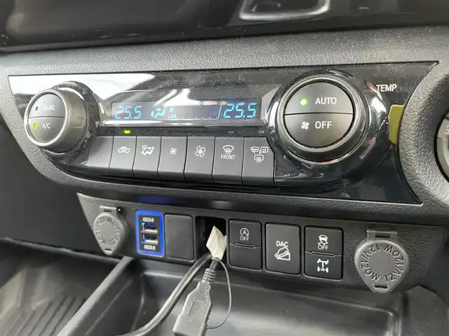 トヨタ ハイラックス Z 石川県 2022(令4)年 6.1万km ＤグリーンＭ 4WD/ディーゼル/アルパインディスプレイオーディオ/バックカメラ/LEDヘッドライト/ETC/トヨタセーフティセンス/YAKIMAラック/BATTLEZサスペンション/リフトUP/社外ブラックアルミホイール/コーナーセンサー/レーダークルーズ/ドライブレコーダー/スマートキー/プッシュスタート