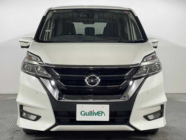 日産 セレナ 広島県 2018(平30)年 4.3万km ブリリアントホワイトパール 禁煙/純正９型ナビ/アラウンドビューモニター/両側パワースライドドア/ドライブレコーダー/クルーズコントロール/前後コーナーセンサー/ＬＥＤヘッドライト/踏み間違い抑制/衝突軽減ブレーキ/フォグランプ