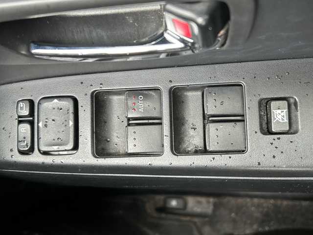 日産 ラフェスタ ハイウェイスター Gスプレモ 千葉県 2012(平24)年 10.7万km スパークリングブラック ナビＭＭ３１２Ｄ－Ａ　Ｂカメ　ＥＴＣ　ドラレコ　ワンセグＴＶ　Ｂｔ　ＣＤ　ハーフレザーシート　純正エアロ　キセノンライト　オートライト　１７インチＡＷ　両側パワースライドドア　３列シート　フロアマット