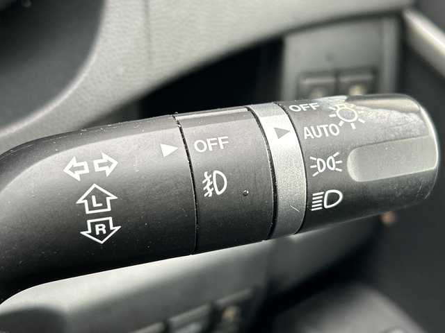 日産 ラフェスタ ハイウェイスター Gスプレモ 千葉県 2012(平24)年 10.7万km スパークリングブラック ナビＭＭ３１２Ｄ－Ａ　Ｂカメ　ＥＴＣ　ドラレコ　ワンセグＴＶ　Ｂｔ　ＣＤ　ハーフレザーシート　純正エアロ　キセノンライト　オートライト　１７インチＡＷ　両側パワースライドドア　３列シート　フロアマット