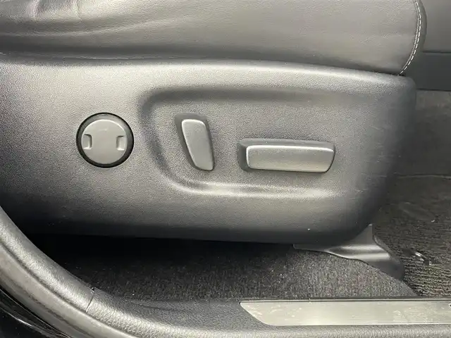 トヨタ ハリアー エレガンス 福島県 2015(平27)年 6.1万km ブラック パノラマサンルーフ/トヨタセーフティーセンス/・プリクラッシュセーフティー/・レーダークルーズコントロール/・クリアランスソナー/・レーンディパーチャーアラート/社外9型ALPINEナビ/・フルセグTV/・BT.CD/DVD.SD.AM/FM/パワーシート/ハーフレザーシート/ETC/LEDヘッドライト/純正AW/ステアリングスイッチ/プッシュスタート/スマートキー/純正フロアマット