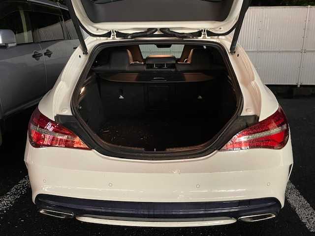 メルセデス・ベンツ ＣＬＡ１８０ Sブレイク　スポーツ 茨城県 2017(平29)年 6万km カルサイトホワイト 純正ナビ【AM/FM/CD/DVD/フルセグ】/レザーシート/バックカメラ/シートヒーター/D席パワーシート/メモリシート/ETC2.0/コーナーセンサー/横滑り防止装置/LEDライト/保証書/スペアキー×１