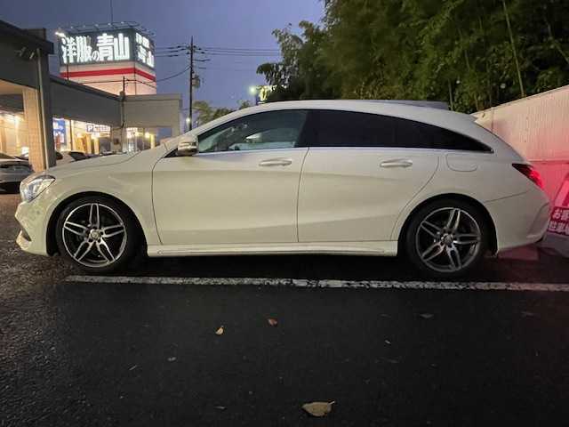 メルセデス・ベンツ ＣＬＡ１８０ Sブレイク　スポーツ 茨城県 2017(平29)年 6万km カルサイトホワイト 純正ナビ【AM/FM/CD/DVD/フルセグ】/レザーシート/バックカメラ/シートヒーター/D席パワーシート/メモリシート/ETC2.0/コーナーセンサー/横滑り防止装置/LEDライト/保証書/スペアキー×１