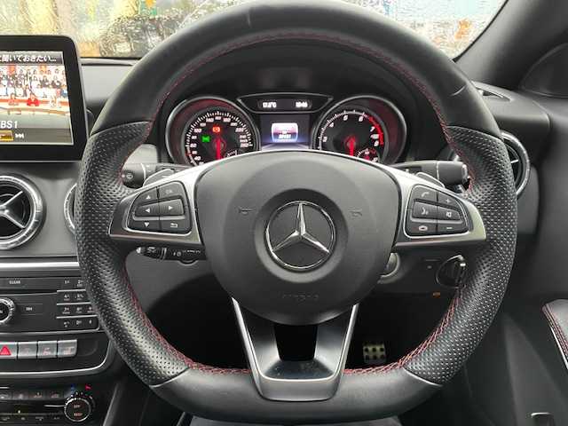 メルセデス・ベンツ ＣＬＡ１８０ Sブレイク　スポーツ 茨城県 2017(平29)年 6万km カルサイトホワイト 純正ナビ【AM/FM/CD/DVD/フルセグ】/レザーシート/バックカメラ/シートヒーター/D席パワーシート/メモリシート/ETC2.0/コーナーセンサー/横滑り防止装置/LEDライト/保証書/スペアキー×１