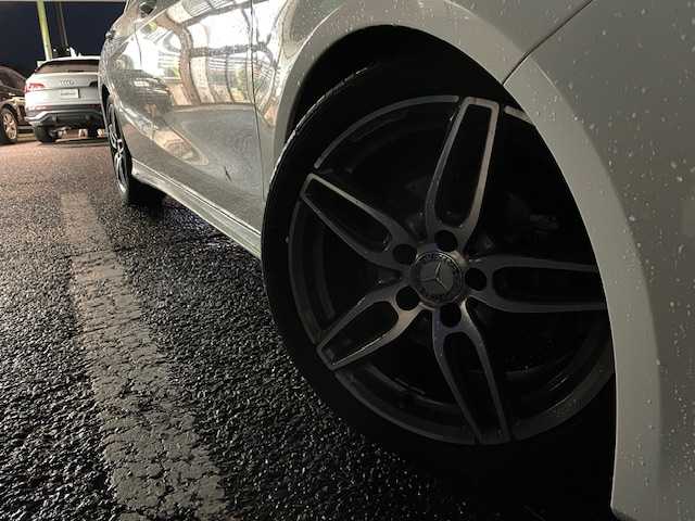 メルセデス・ベンツ ＣＬＡ１８０ Sブレイク　スポーツ 茨城県 2017(平29)年 6万km カルサイトホワイト 純正ナビ【AM/FM/CD/DVD/フルセグ】/レザーシート/バックカメラ/シートヒーター/D席パワーシート/メモリシート/ETC2.0/コーナーセンサー/横滑り防止装置/LEDライト/保証書/スペアキー×１