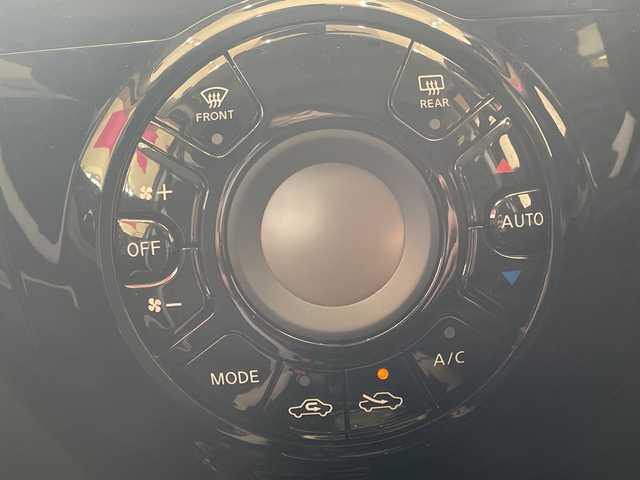 日産 ノート e－パワー X 埼玉県 2016(平28)年 8.9万km ダークメタルグレー エマージェンシーブレーキ /純正メモリナビ/　　CD/DVD/BT/フルセグ/ステアリングスイッチ /ETC