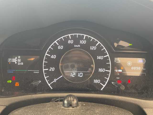 日産 ノート e－パワー X 埼玉県 2016(平28)年 8.9万km ダークメタルグレー エマージェンシーブレーキ /純正メモリナビ/　　CD/DVD/BT/フルセグ/ステアリングスイッチ /ETC