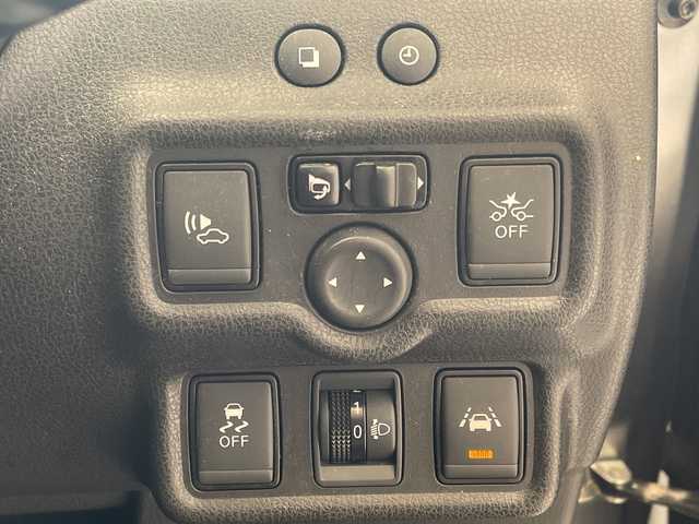 日産 ノート e－パワー X 埼玉県 2016(平28)年 8.9万km ダークメタルグレー エマージェンシーブレーキ /純正メモリナビ/　　CD/DVD/BT/フルセグ/ステアリングスイッチ /ETC