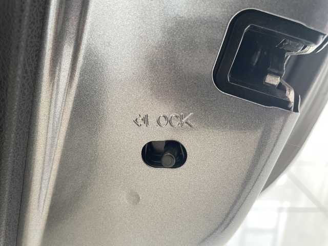 日産 ノート e－パワー X 埼玉県 2016(平28)年 8.9万km ダークメタルグレー エマージェンシーブレーキ /純正メモリナビ/　　CD/DVD/BT/フルセグ/ステアリングスイッチ /ETC