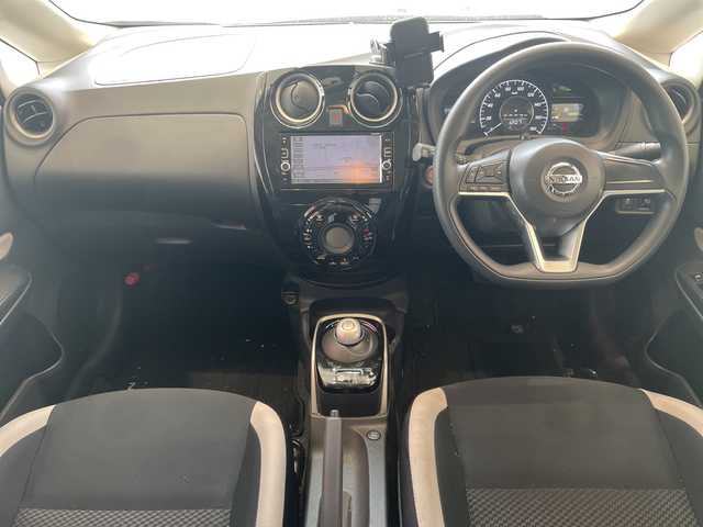 日産 ノート e－パワー X 埼玉県 2016(平28)年 8.9万km ダークメタルグレー エマージェンシーブレーキ /純正メモリナビ/　　CD/DVD/BT/フルセグ/ステアリングスイッチ /ETC