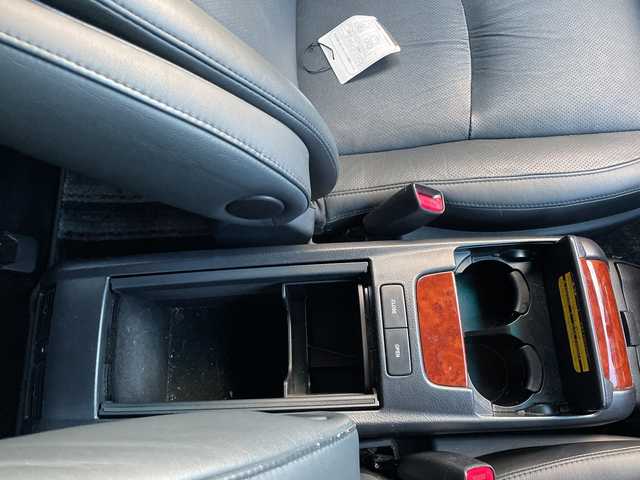 トヨタ ハリアー 240G プレミアム Lパッケージ 三重県 2010(平22)年 10.1万km シルバーM 登録時走行距離　１００３４２ｋｍ/ワンオーナー/禁煙車/黒革/社外ナビ（アルパイン）/AM/FM/CD/DVD/TV/フルセグテレビ/ETC/シートヒーター/バックカメラ/フロントカメラ/パワーステアリング/パワーウィンドウ/AUTOライト/AUTOエアコン/純正フロアマット/純正アルミホイール/電挌ミラー