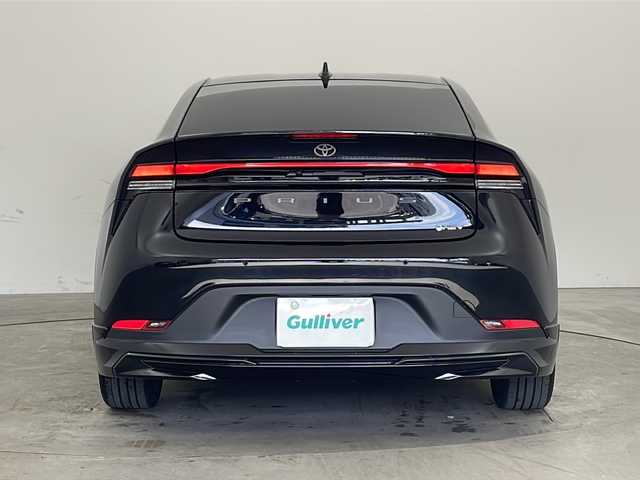 トヨタ プリウス G 兵庫県 2023(令5)年 0.9万km アティチュードブラックマイカ ・モデリスタエアロ（F、S、R）/・8インチナビ/USB/TV/Miracast/HDMI/・パノラミックビューモニター/・ビルトインETC2.0/・AC100V電源/・社外レーダー探知機/・前後ドライブレコーダー/・前席シートヒーター/・Toyota　Safety　Sense/・プリクラッシュセーフティ/・レーントレーシングアシスト/・レーンディパーチャーアラート/・レーダークルーズコントロール/・オートマチックハイビーム/・ロードサインアシスト/・ドライバー異常時対応システム/・プロアクティブドライビングアシスト/・発進遅れ告知機能/・ブラインドスポットモニター/・後方車両接近告知/・リヤカメラディテクション/・安心降車アシスト/・周辺車両接近時サポート/・ＬＥＤヘッドライト/・ウインカー付きドアミラー/・純正フロアマット/・純正１９インチアルミホイール/・スマートキー/・プッシュスタート